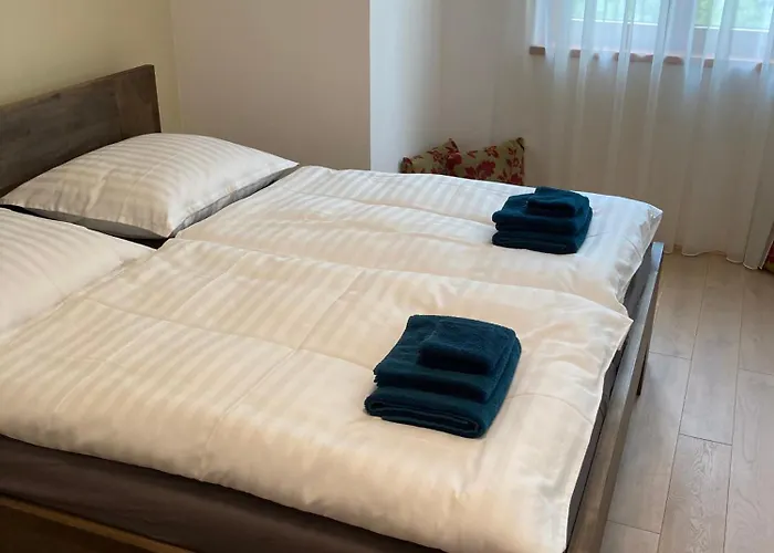 ústí Nad Labem, Pod Hradem Střekovem Appartamento *