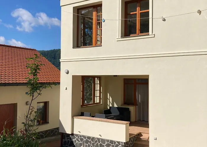 ústí Nad Labem, Pod Hradem Střekovem Appartamento *